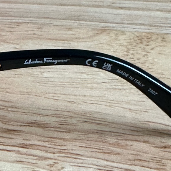 Salvatore Ferragamo SF744SLA Sunglasses - FULL SET - NEW - Picture 9 of 9